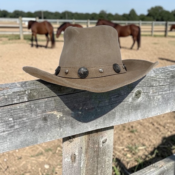 Minnetonka Other - Minnetonka Outback Buffalo Nickel Leather Cowboy Hat Buckskin Tan Size Large